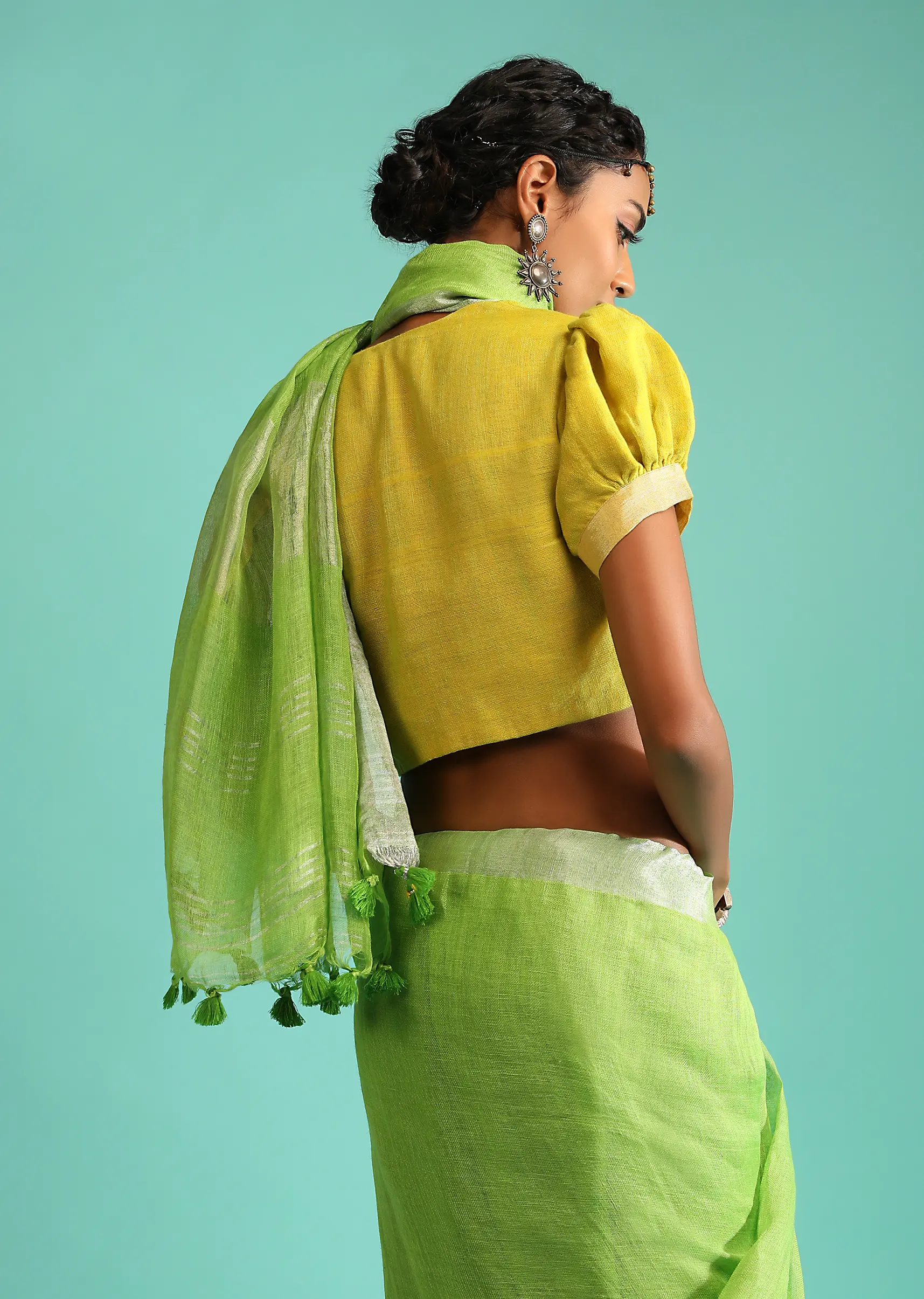 Wonderful Women's Green Colour Pure Linen Saree With Blouse Piece